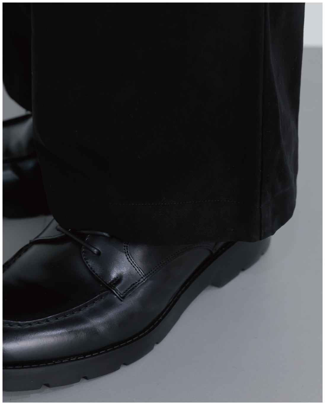 Wide Straight Chino Pants -black-