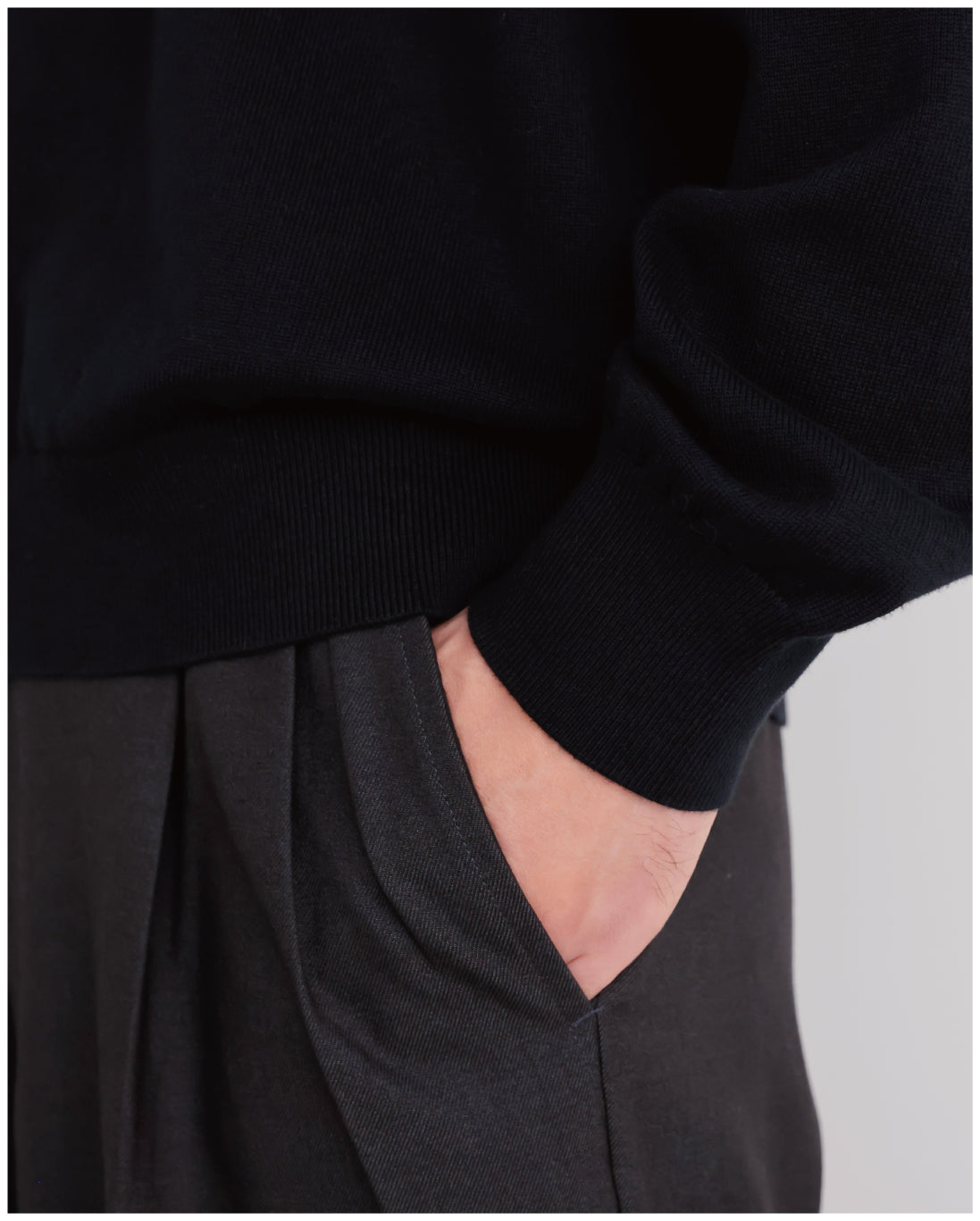 14G Cashmere Mix Crewneck Knit -black-