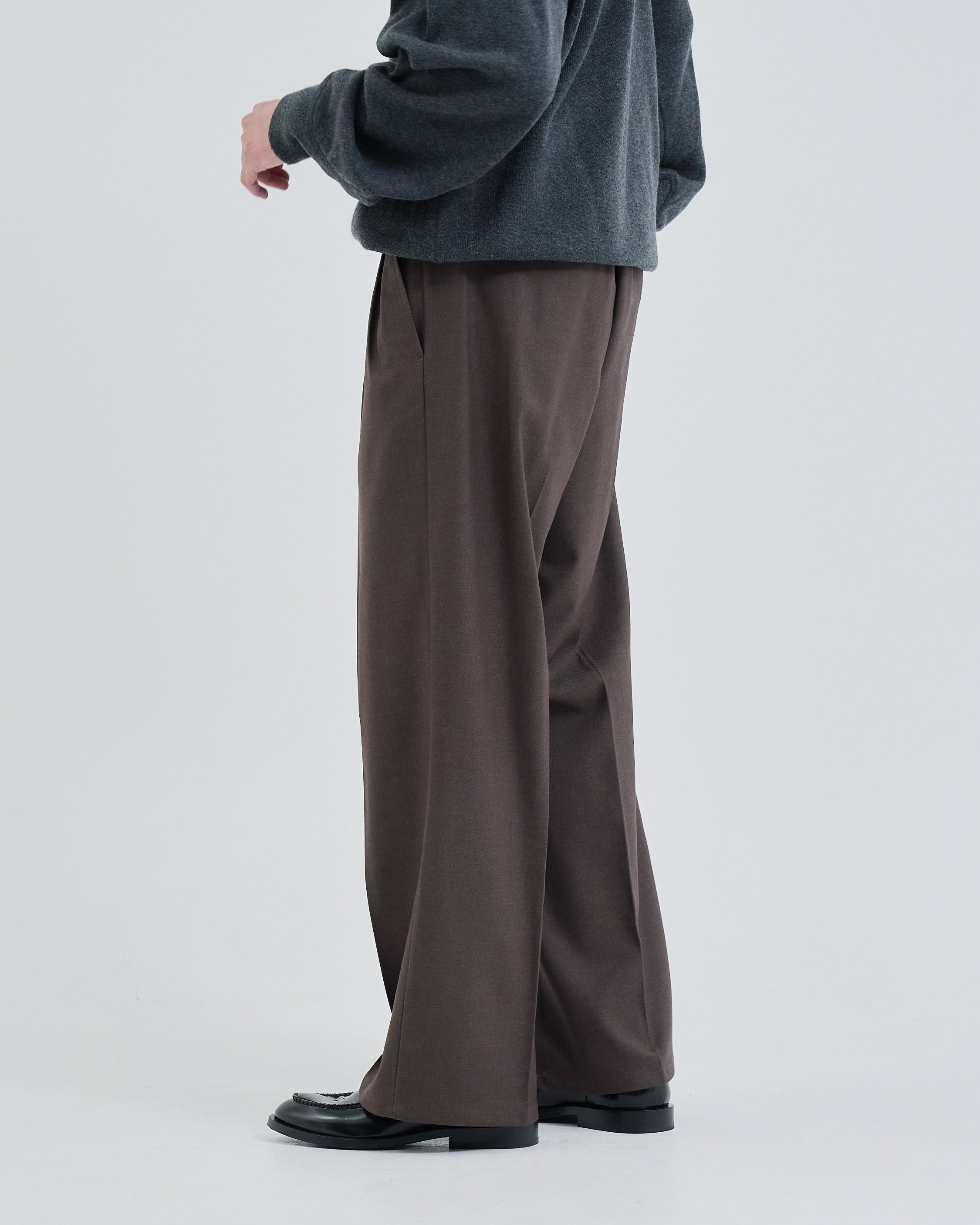 2Tuck Wide Wool Touch Slacks -black-｜メンズアパレル｜【公式
