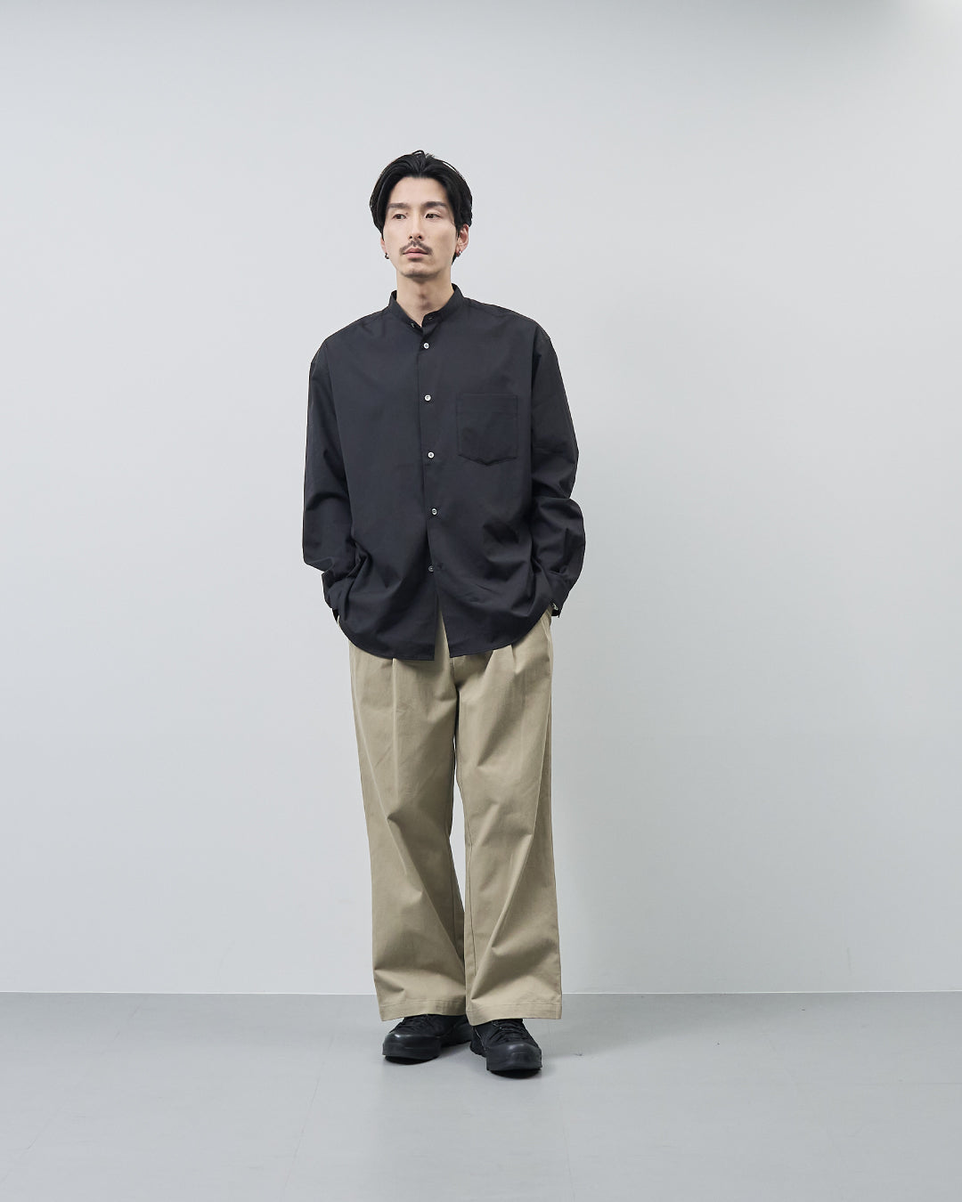 Relaxed Fit Band Collar L/S Shirt -black-