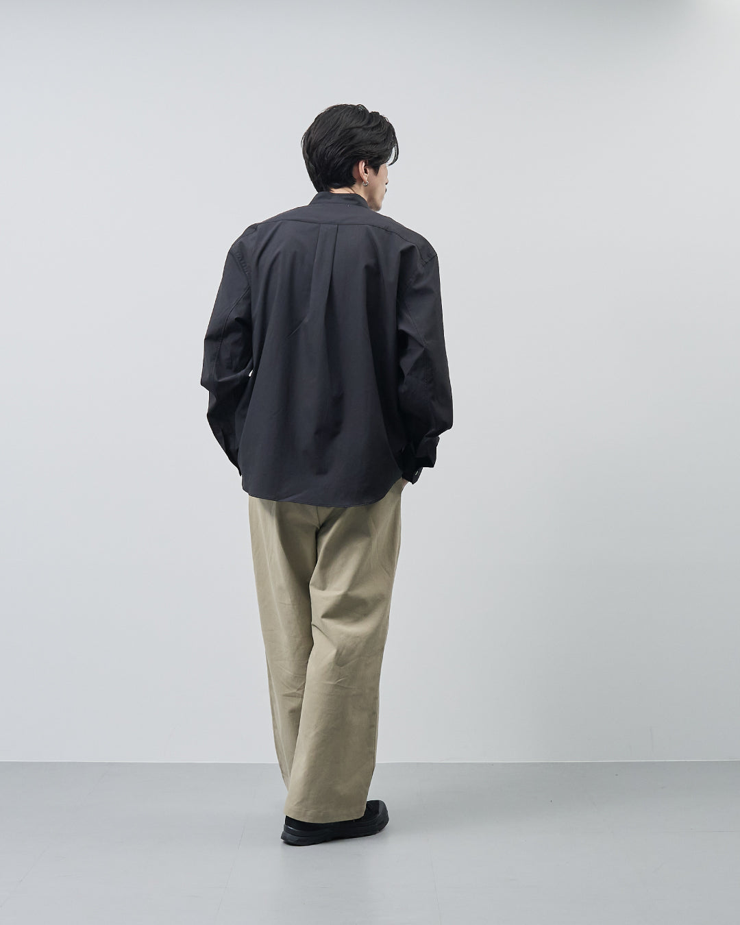 Relaxed Fit Band Collar L/S Shirt -black-