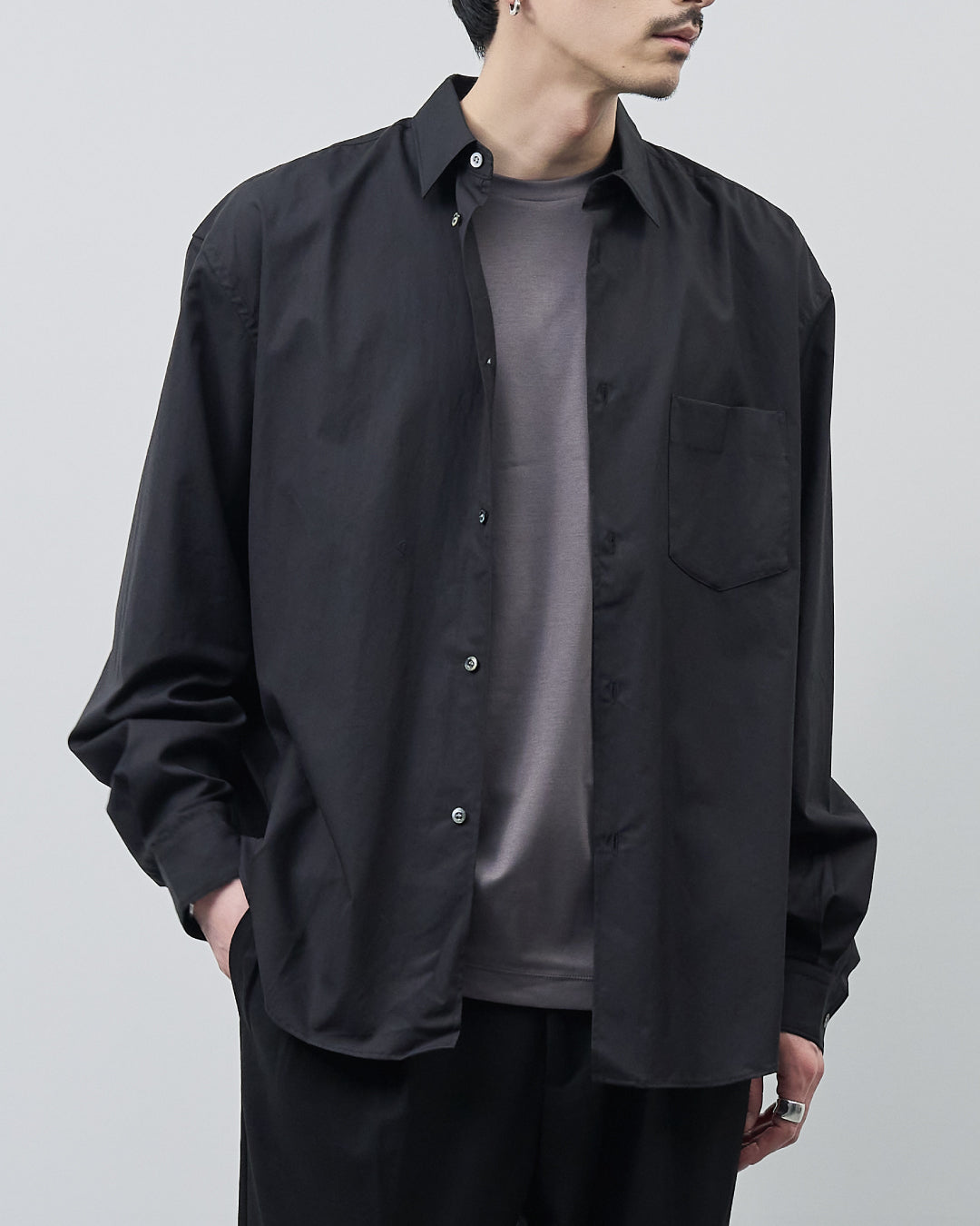 Relaxed Fit Regular Collar L/S Shirt -black-
