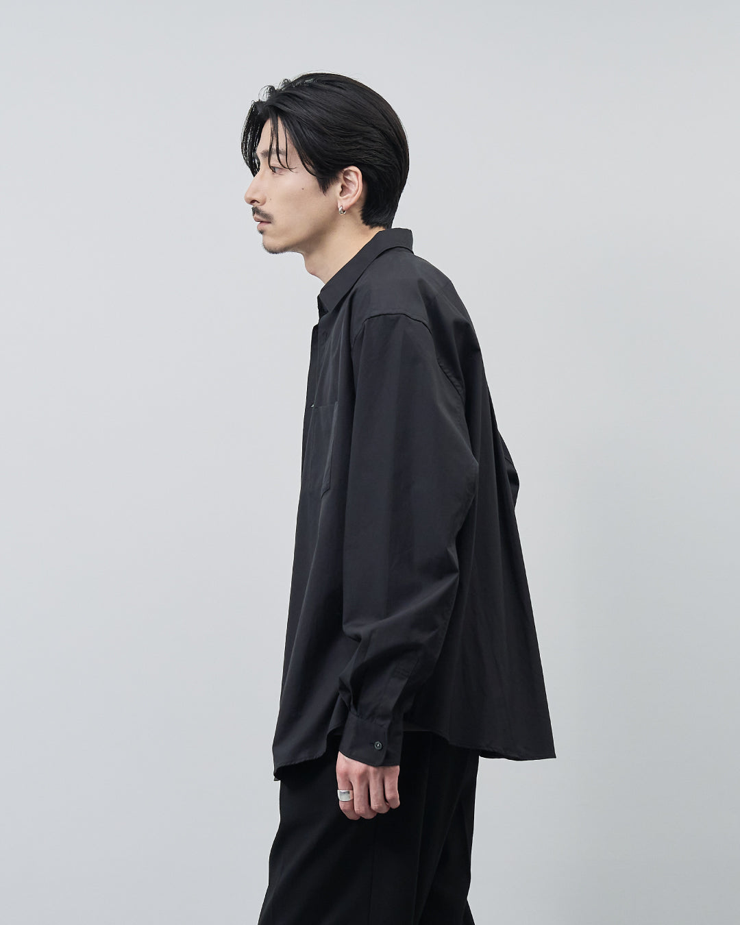 Relaxed Fit Regular Collar L/S Shirt -black-