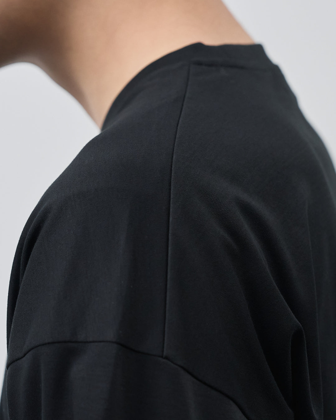 ARBINI Cotton L/S Tee -black-