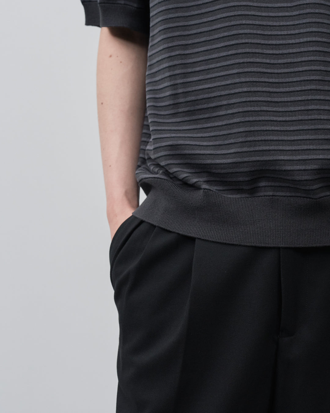 S/S Dry Knit Tee -border-