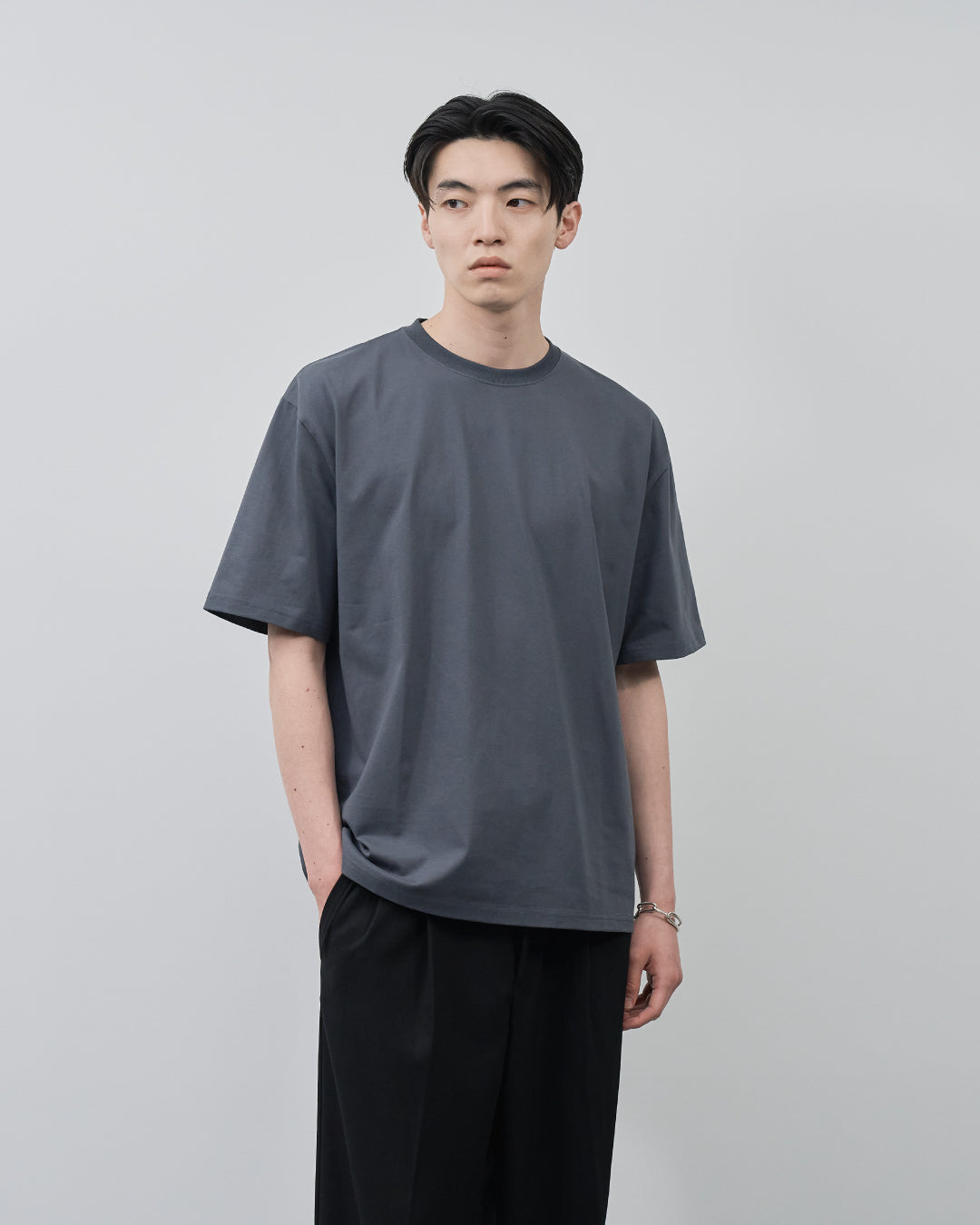 Pack S/S Tee -charcoal×black-
