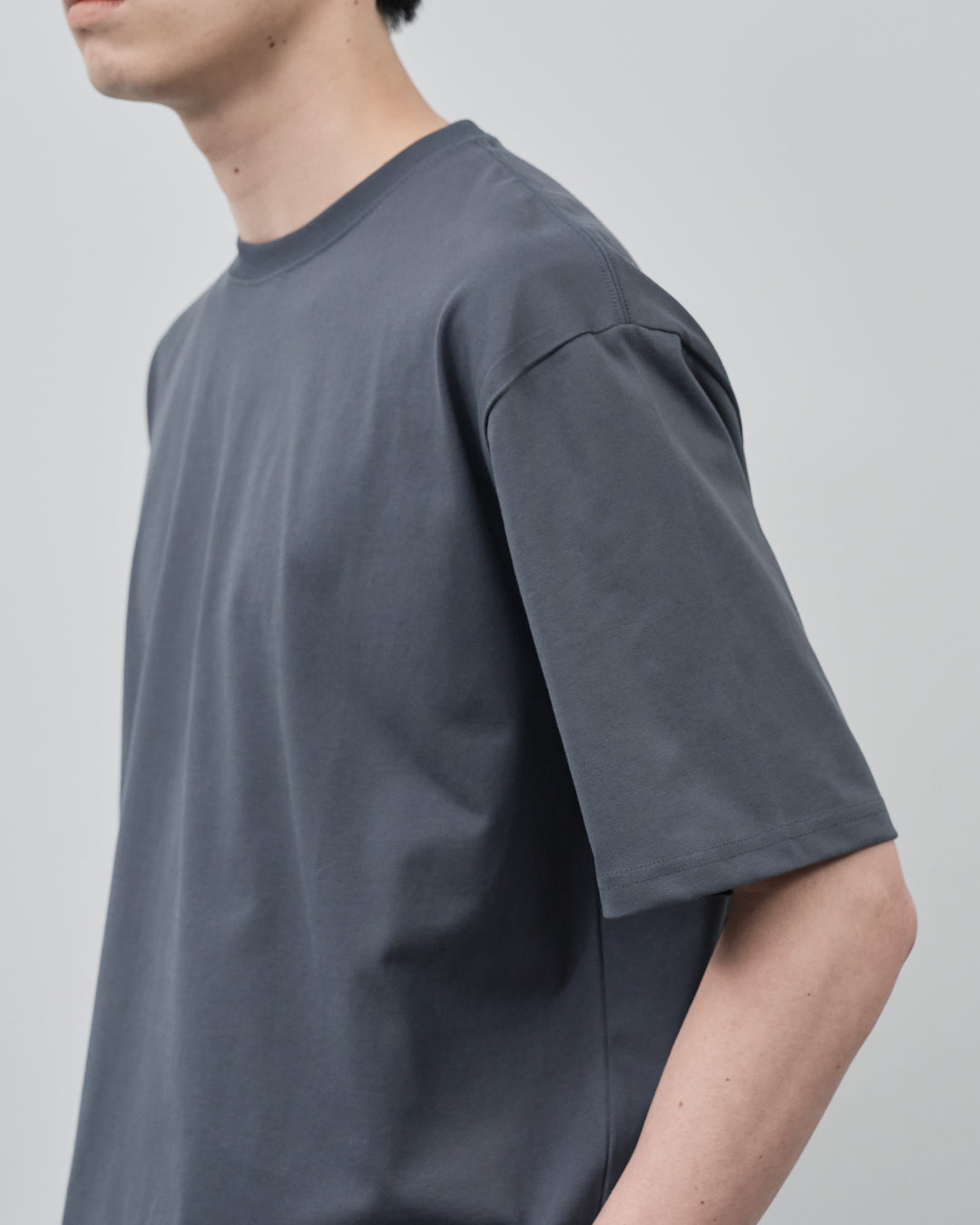 Pack S/S Tee -charcoal×black-