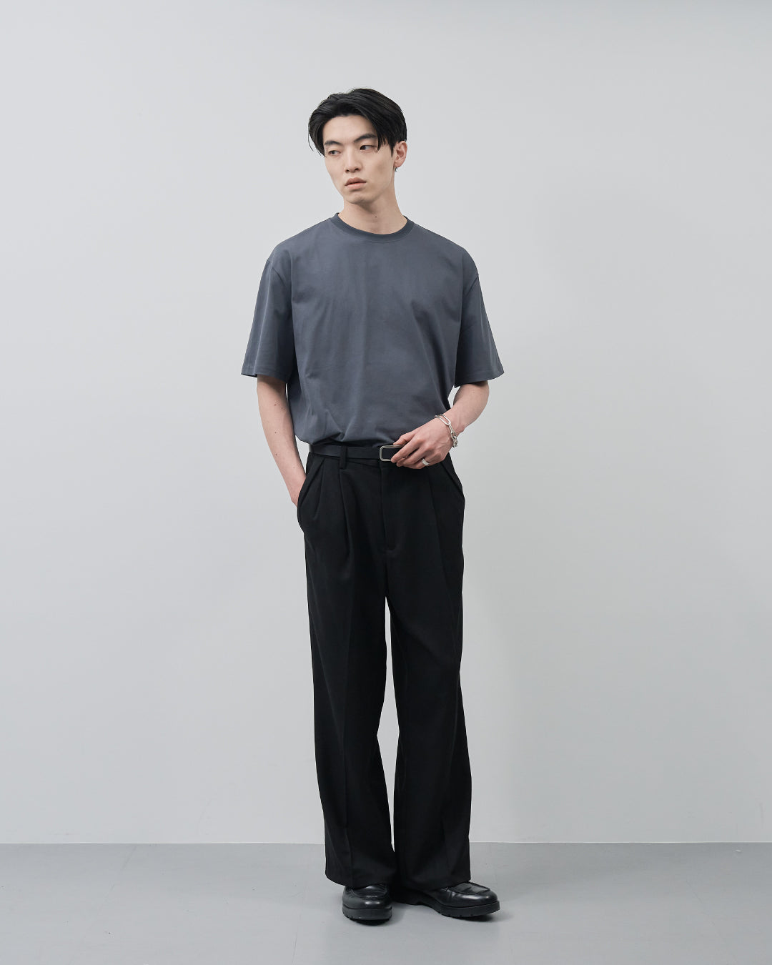 Pack S/S Tee -charcoal×black-