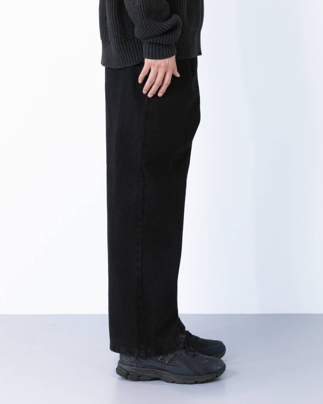 Wide Straight Denim Pants -black-