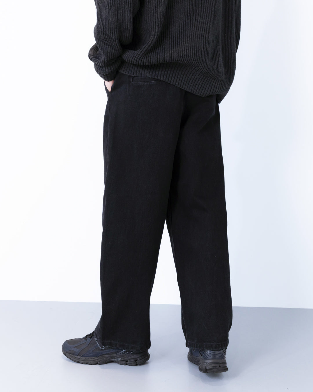 Wide Straight Denim Pants -black-
