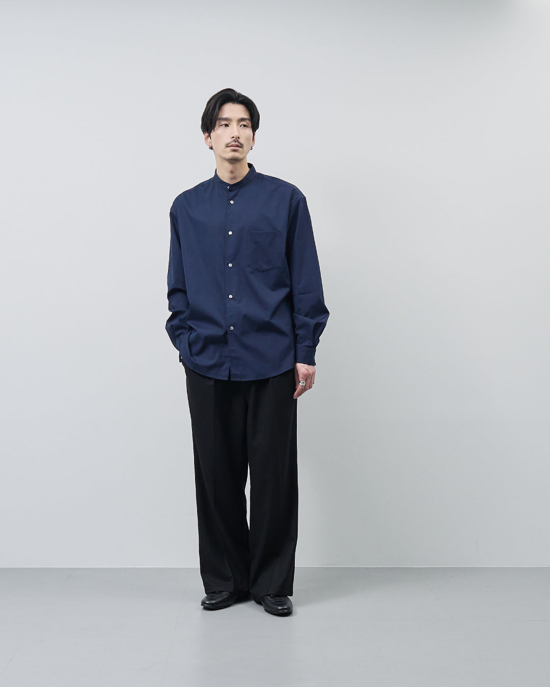 Relaxed Fit Band Collar L/S Shirt -navy-